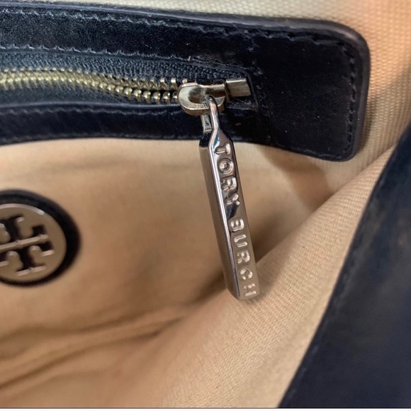 EXCELLENT CONDITION! Black Tory Burch Purse / Clutch! - Picture 5 of 7
